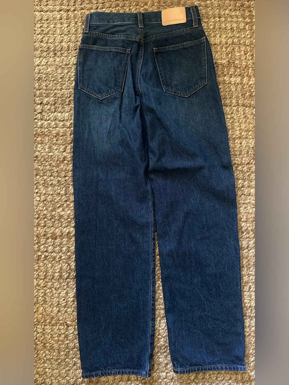 Like new Aritzia Denim Forum The '90s Marlo Hi-Rise Baggy Jean - Picture 4 of 11